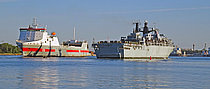 MAXINE & HMS ALBION L14