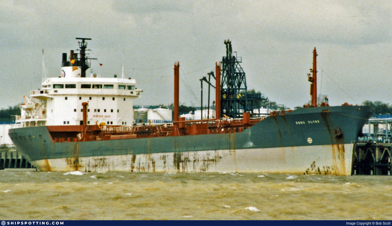 taken at Grangemouth Esso Clyde photograph 6x4 UK Esso Oil Tanker tc0159 