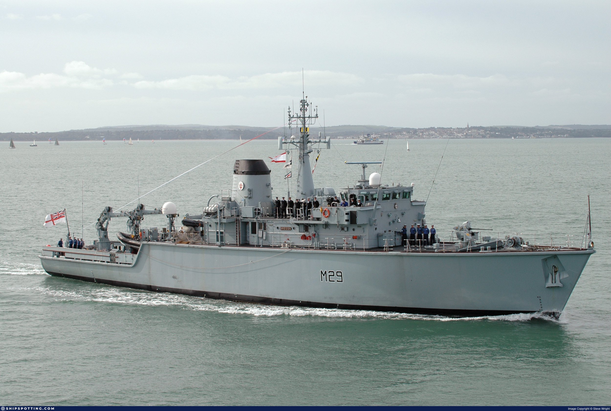 Photograph 10X15 Royal Navy Hunt Class Minesweeper HMS BRECON M29  6X4 