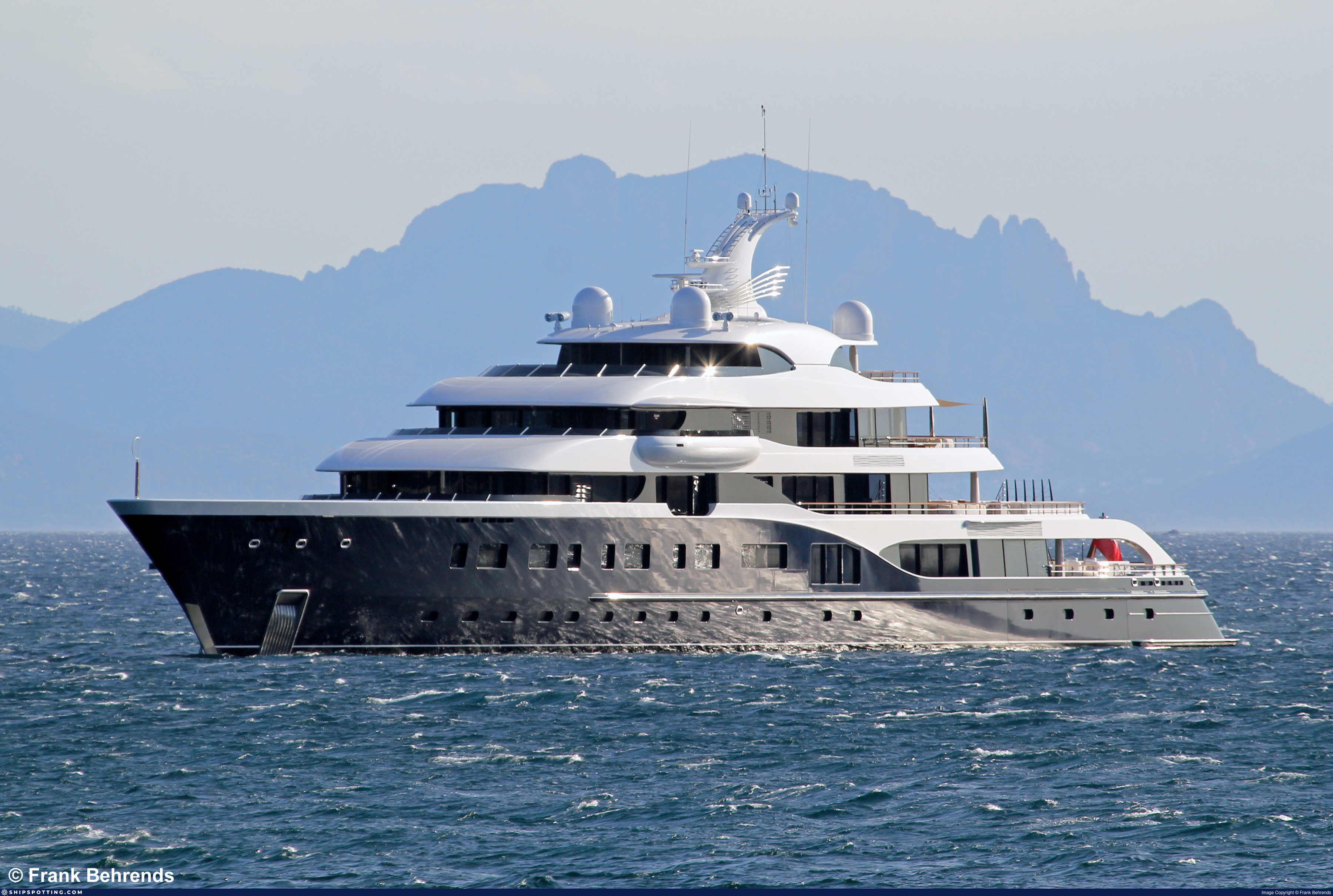 bernard arnault yacht