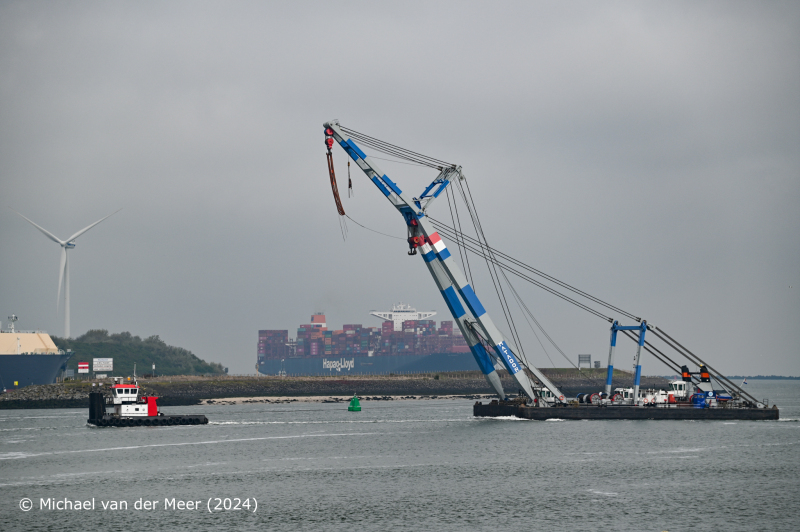Floating Sheerlegs and Crane Barges/Crane Pontoons