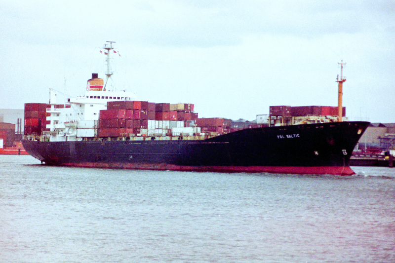 Containerships built before 1971