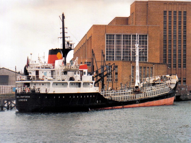 Photograph Ship Photo 10X15 Tanker SHELL CRAFTSMAN At Kings Lynn 6X4
